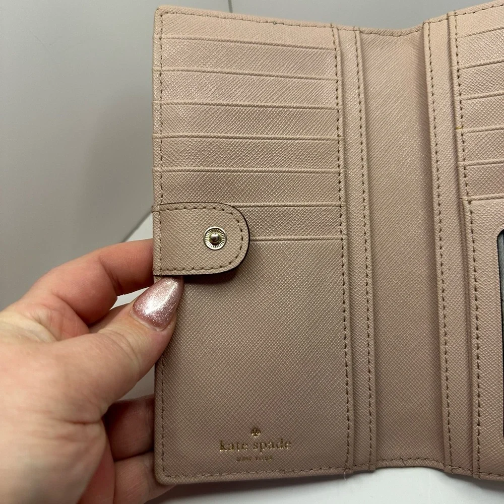 Kate Spade EUC Cameron Street Rose and Cream Saffiano Leather Bifold Wallet